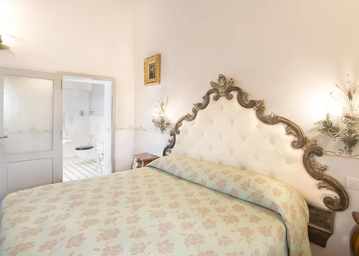Hotell Palazzo Pacini 4*