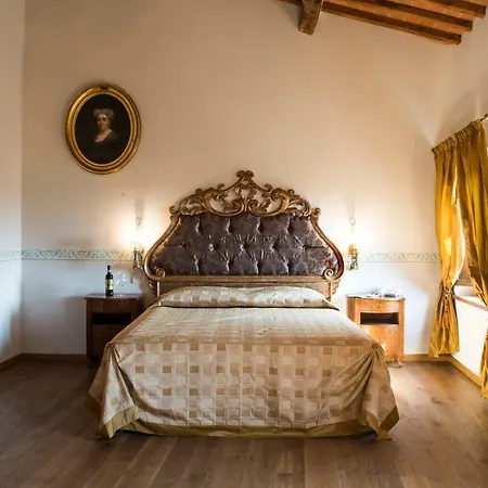 Palazzo Pacini 4* Колле-ди-Валь-д'Эльса